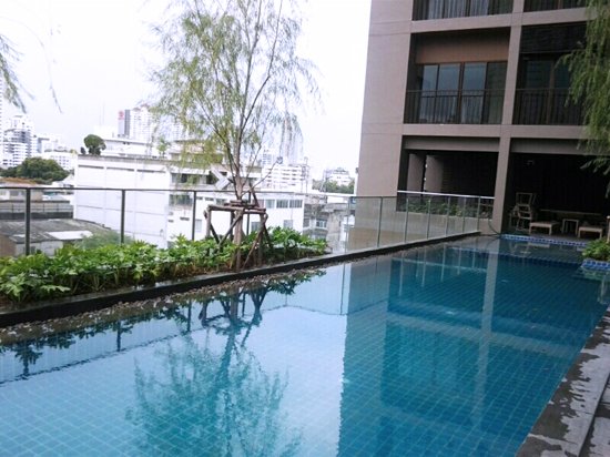 modern condo The Address Sukhumvit 28