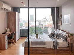 Noble Revo Silom, fancy <strong>Silom flat for rent</strong>