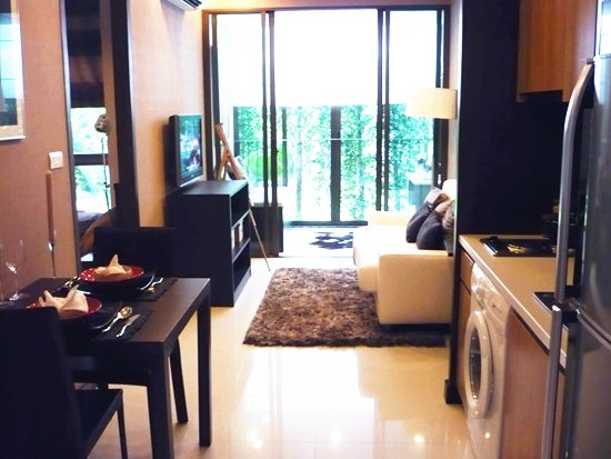 flat to rent near Supalai Park Srinakarin
